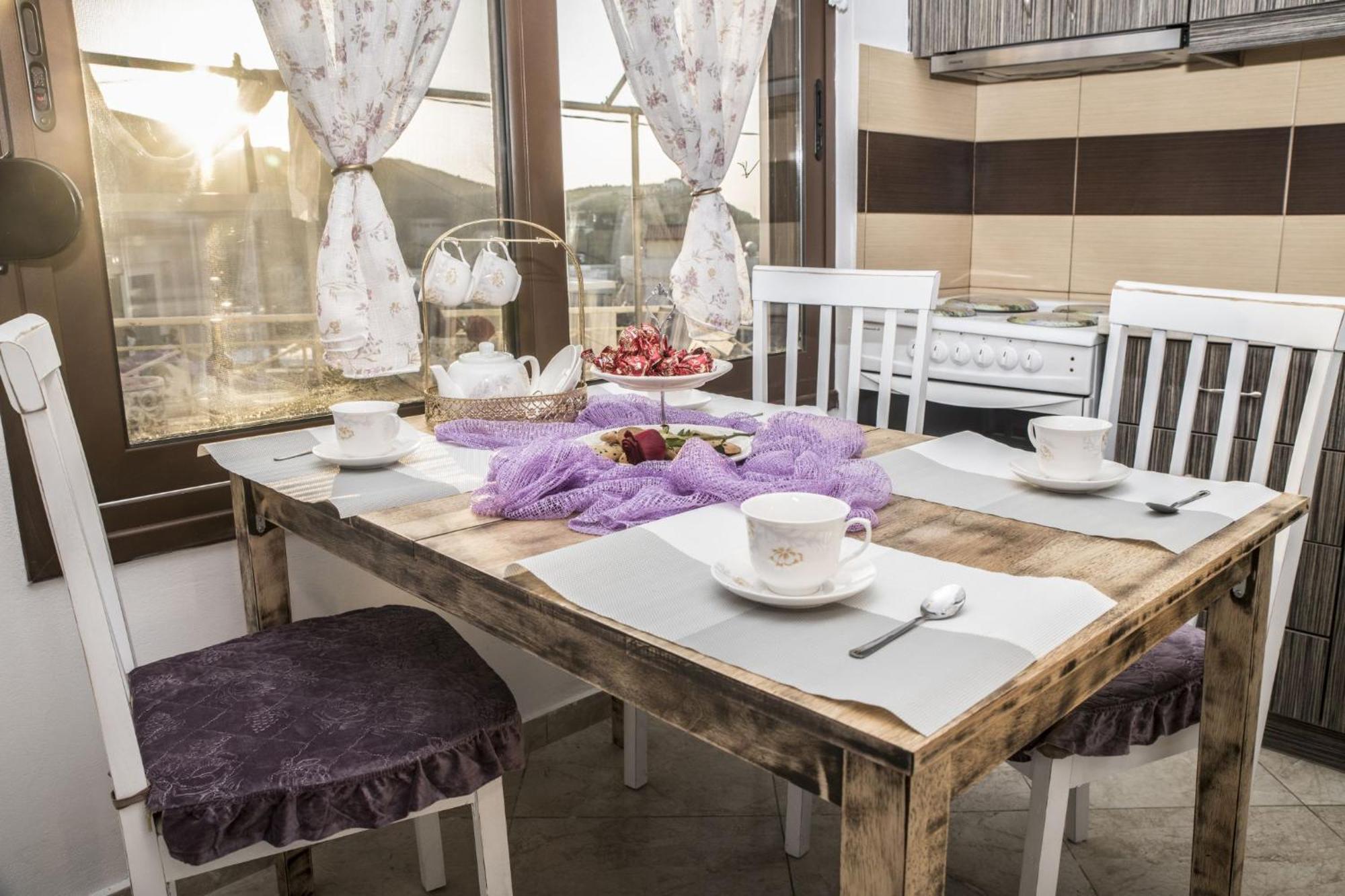 Kleopatra Deluxe Apartment With Jacuzzi Kamilari Exterior foto